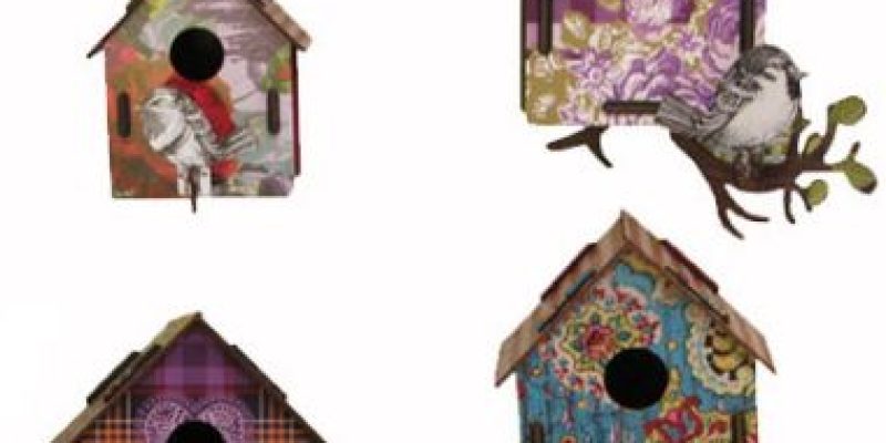 casette, uccellini, alci e cervi coloratissimi in legno trattato..